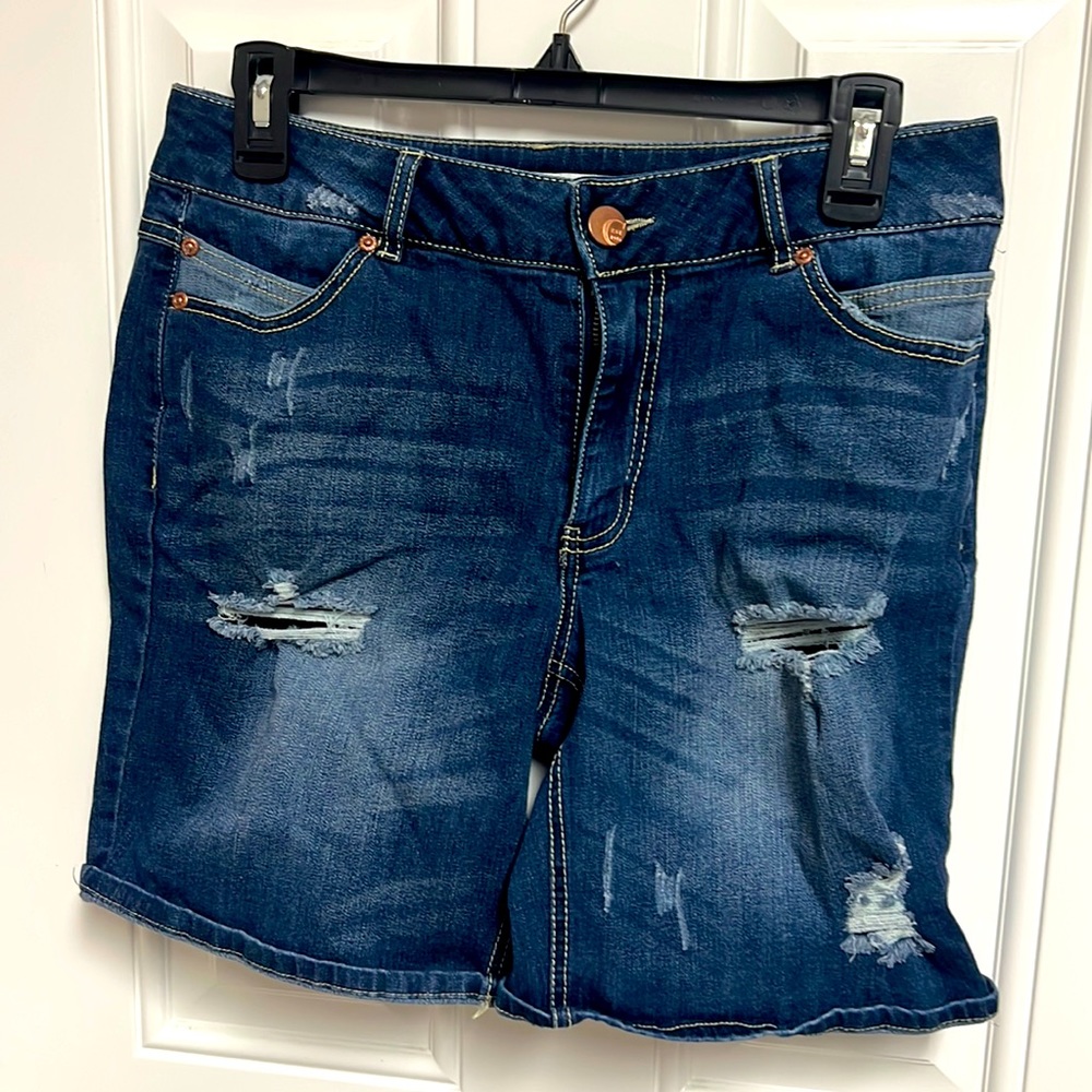 EST 1946 Denim Distressed shorts